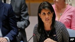 Dubes AS Nikki Haley saat berbicara di rapat Dewan Keamanan PBB membahas krisis Rohingya, 28 September 2017 di Markas PBB. 