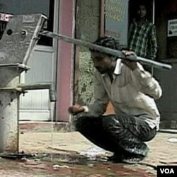 Bakteri berbahaya NDM-1 atau 'superbug' ditemukan dalam air minum di New Delhi, India.