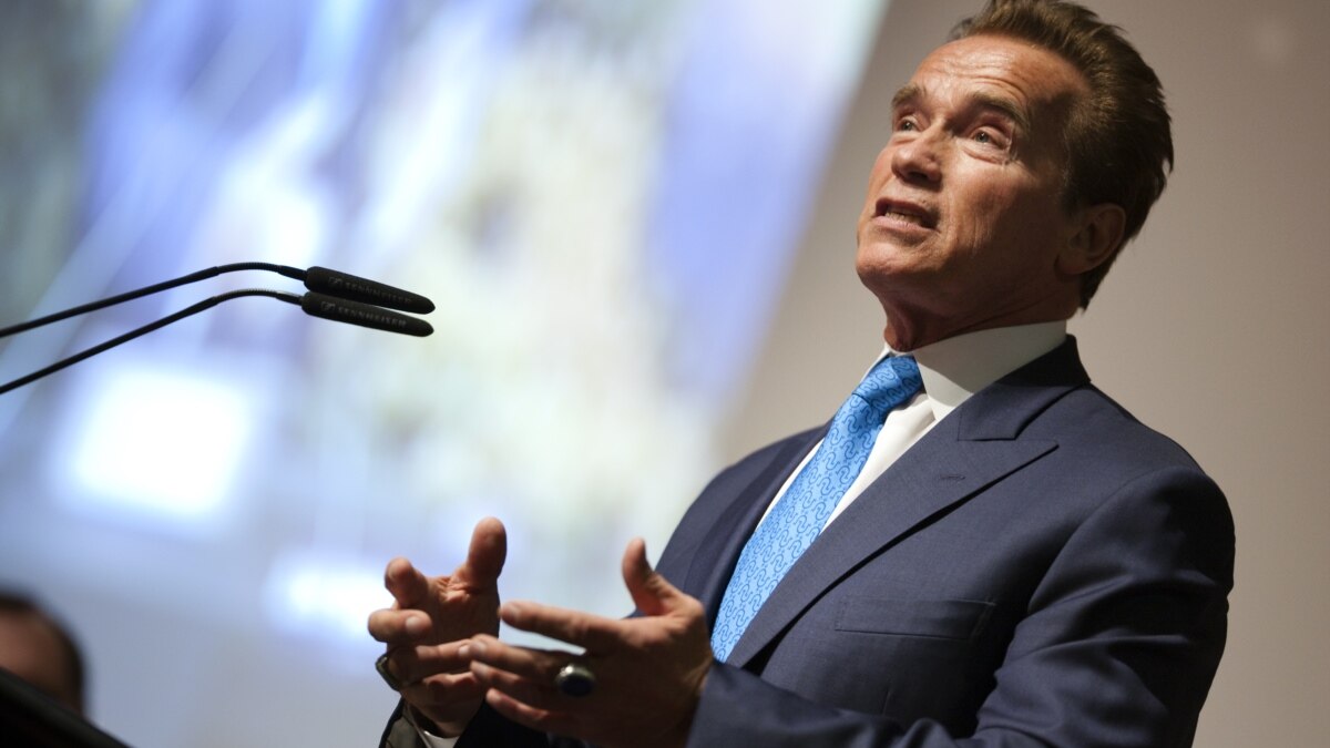 Arnold Schwarzenegger presenta su libro autobiográfico, Total Recall, Gente, Entretenimiento