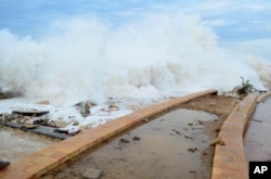 Tropical Cyclone Chapala batters Mukalla, Yemen, Nov. 2, 2015.