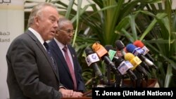 UN Secretary-General's Special Representative for Somalia, Michael Keating, speaks alongside Somaliland's Minister of Foreign Affairs and International Cooperation, Dr. Saad Ali Shire, at a press conference in Hargeisa, Somaliland, Jan. 10, 2018. 