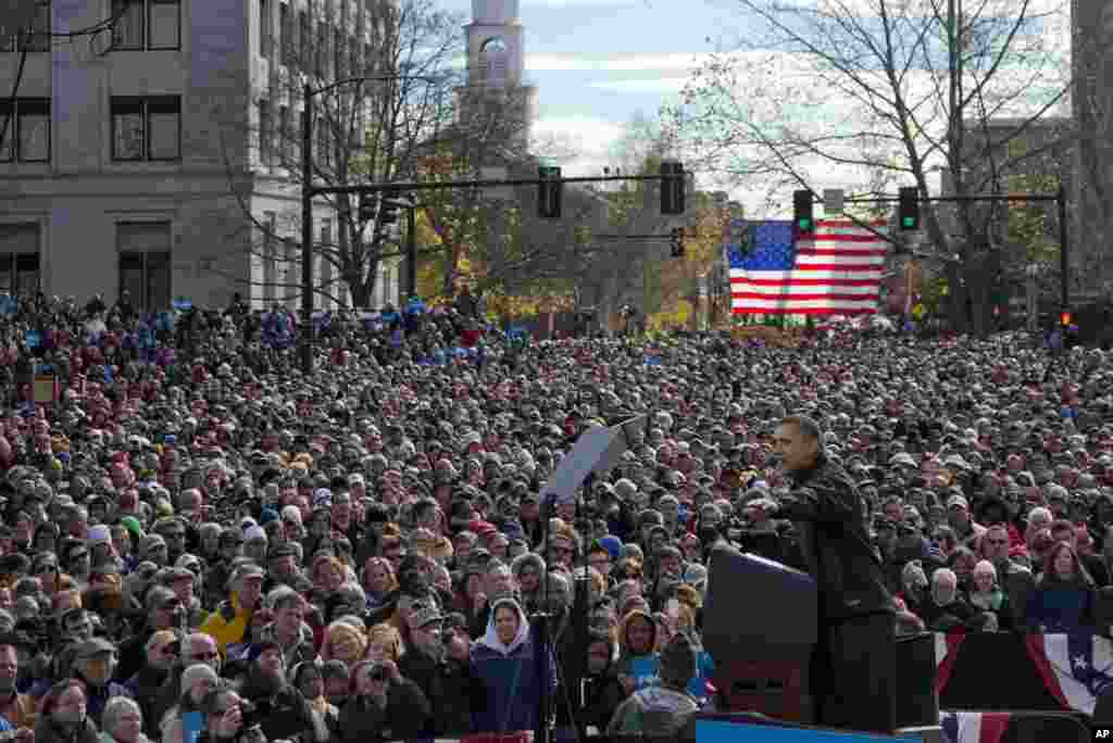 President Barack Obama speaks at a campaign event in the State Capitol Square, Sunday, Nov. 4, 2012, in Concord, New Hampshire.