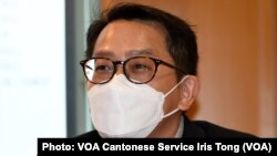 香港中文大學社會科學院客席講師葉國豪表示，調查顯示21%的受訪者有計劃移民， 即使非民主派支持者中亦有14%有計劃移民，他認為”是一個不好的訊號”，值得重視 (美國之音/湯惠芸）