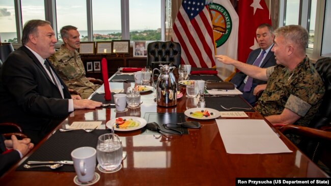 美国国务卿蓬佩奥在佛罗里达州坦帕市的麦克迪尔空军基地和美国特种作战司令部工作早餐