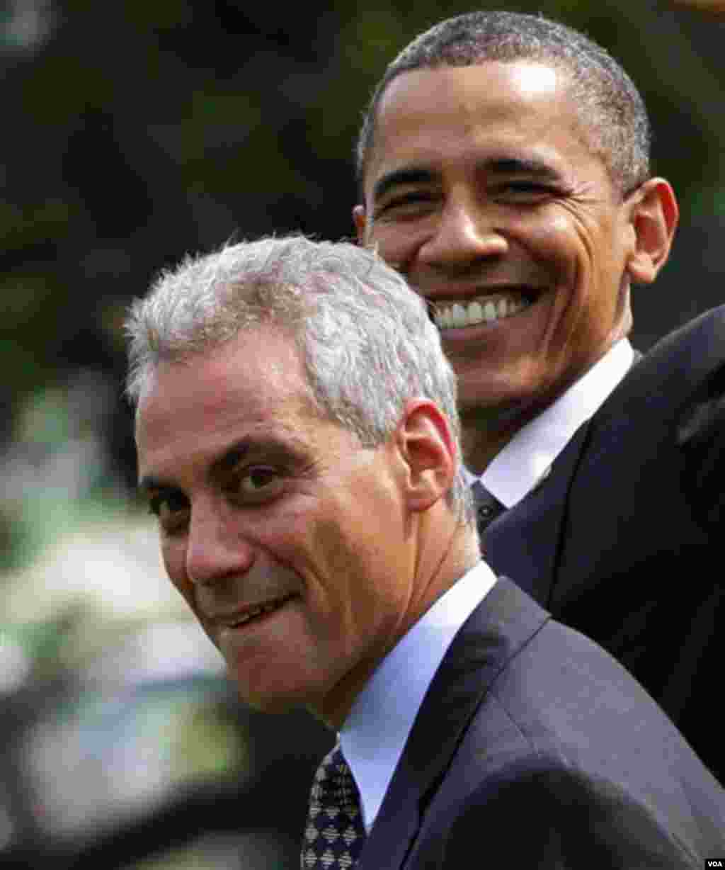 Glavni savjetnik predsjednika Baracka Obame, Rahm Emanuel podnio je ostavku. Mediji spekulišu da će se kandidirati za gradonalnika Čikaga (AP Photo/J. Scott Applewhite)