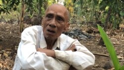 Former Khmer Rouge member Ao An during an interview at his home in Cambodia's northwestern Battambang procince, mid-December 2019. (Hul Reaksmey/VOA Khmer)