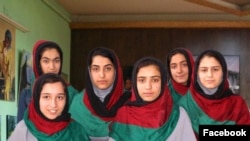 Afghan girls 