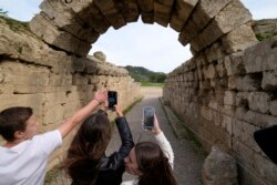 یونان کے قدیم تاریخی مقام اولمپیا میں طالب علم موبائل ایپ کی مدد سے زمانہ قبل از مسیح میں گھوم رہے ہیں۔ 10 نومبر 2021