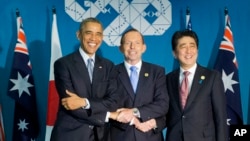 美國總統奧巴馬（左）日本首相安培晉三（右）和澳大利亞總理阿博特（中）。
