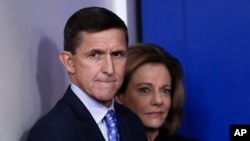 El exasesor de Seguridad Nacional Michael Flynn, admitió haber mentido al FBI sobre sus conversaciones con el embajador de Rusia en EE.UU. y espera la sentencia.
