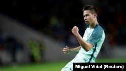 Raphael Guerreiro joueur du Portugal, l'une des personnes élues au 11 idéal de l'UEFA après l'Euro 2016