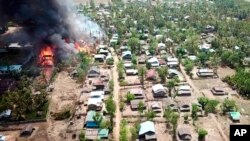 Foto rumah-rumah etnis Rohingya yang terbakar di Rakhine, Myanmar 16 Mei 2020 lalu.