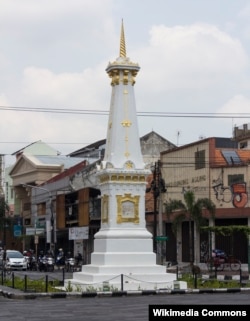 Tugu Yogyakarta (dikenal juga sebagai "Tugu Pal Putih"), simbol kota Yogyakarta yang legendaris (Foto: Wikipedia)