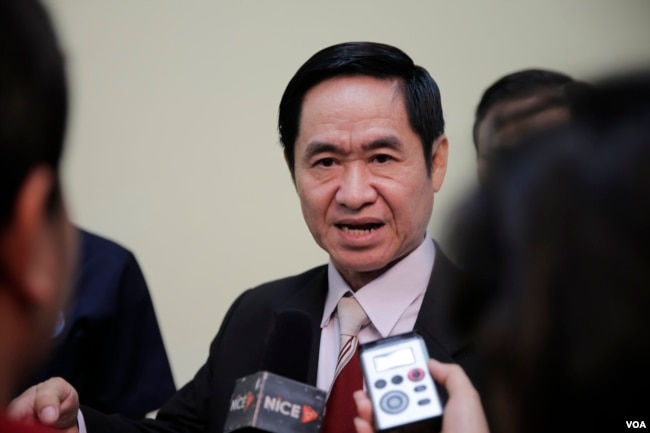 FILE: Hang Puthea, NEC spokesman at press conference about the 4th legislative of senate election of 2018 at the NEC headquaters in Phnom Penh, Cambodia on 25th February, 2018. (VOA Khmer)