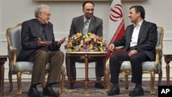اخضر ابراهیمی نماینده سازمان ملل برای حل بحران سوریه روز یکشنبه 14 اکتبر در تهران با محموداحمدی نژاد ملاقات کرد
