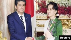 နိုင်ငံတော်အတိုင်ပင်ခံ ဒေါ်အောင်ဆန်းစုကြည်နဲ့ ဂျပန်ဝန်ကြီးချုပ် Shinzo Abe တို့ တွေ့ဆုံစဉ် (အောက်တိုဘာ၊ ၂၁၊ ၂၀၁၉)