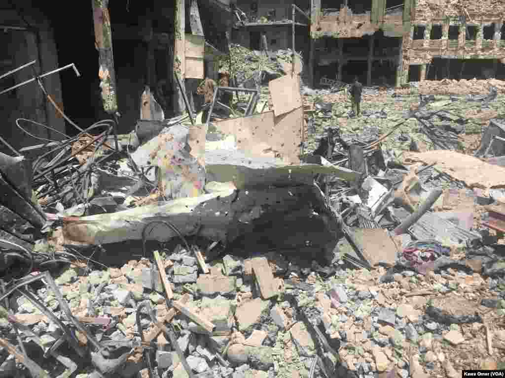 Musul&#39;da çatışmalar sonrası yıkılmış binalar&nbsp;