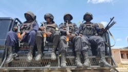 Patrulha das tropas do Ruanda em Mocímboa da Praia, Cabo Delgado, Moçambique