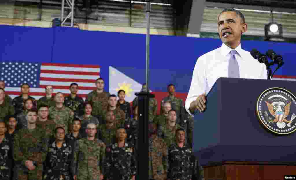 President Barack Obama speaks to military troops at the Fort Bonifacio Gymnasium in Manila, April 29, 2014.