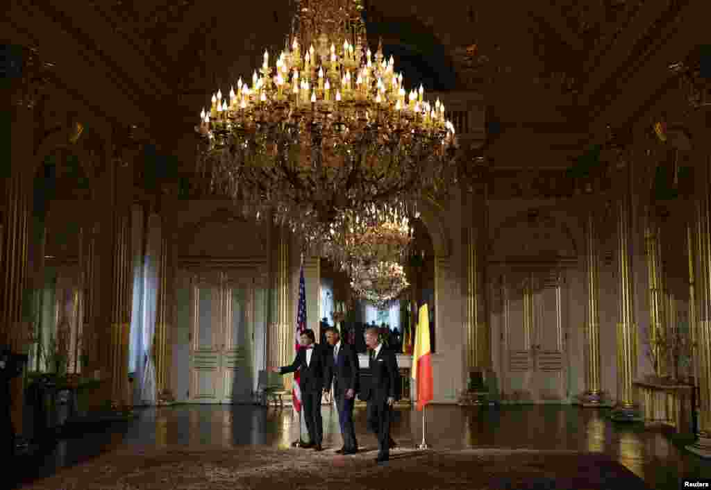 U.S. President Barack Obama meets with Belgian King Philippe and Belgian Prime Minister Elio Di Rupo at the Royal Palace of Brussels, June 4, 2014.