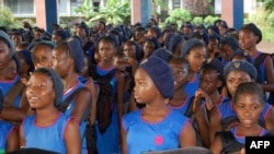 Des écoliers lors de la rentrée scolaire à Freetown, Sierra Leone, le 17 septembre 2018.