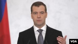 Kampanye pelarangan merokok di tempat umum di Rusia yang dimotori Presiden Dmitry Medvedev tampaknya akan mendapatkan tantangan dari rakyatnya. 