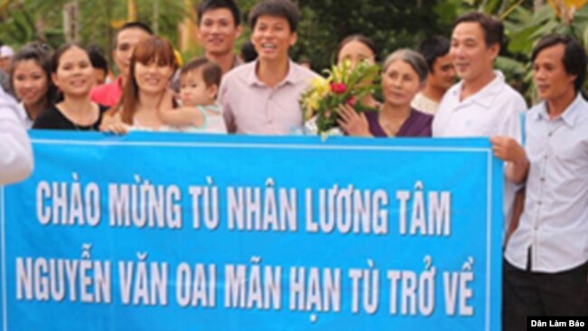 Tù nhân lương tâm Nguyễn Văn Oai được tự do ngày 02 tháng 8 năm 2015. (Ảnh: Dân Làm Báo)