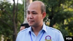 FILE: Hun Many, president of Union of Youth Federations of Cambodia (UYFC) at a high school national exam in Phnom Penh, Monday, August 22, 2016. (Leng Len/VOA Khmer)