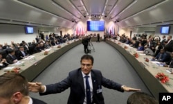 General view of a meeting of oil ministers of the Organization of the Petroleum Exporting countries, OPEC, at their headquarters in Vienna, Austria, Nov. 30, 2016.