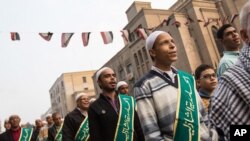 Tín đồ Hồi giáo diễu hành kỷ niệm ngày sinh nhật của Tiên tri Muhammad tại Cairo, tháng 12/2015.