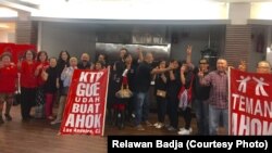 Relawan Teman Ahok; Relawan Badja dan PDI Perjuangan; juga masyarakat Indonesia lainnya yang berdomisili di Los Angeles dan sekitarnya berkumpul Sabtu (19 Nov.) untuk mendeklarasikan dukungan mereka pada Ahok dan Djarot sebagai calon Gubernur dan Wakil Gubernur DKI Jakarta 2017.