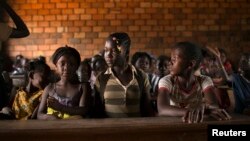 Des élèves en Afrique (Photo Reuters/Siegfried Modola/Bangui, RCA,18 mars 2014)