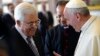 Abbas Meets Pope, Invites Him to Visit Holy Land