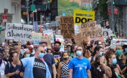 New York'ta geçtiğimiz ay okulların yeniden açılmasına karşı protestolar düzenlenmişti