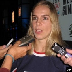 Jenny Potter talks to reporters during US Women's hockey team media event