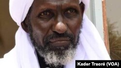 L’imam de Djibo, Souaibou Cissé faisait l’objet de menaces de mort sur son téléphone, Ouagadougou, le 13 août 2020 (VOA/Kader Traoré)