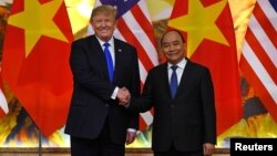 Tổng thống Donald Trump và Thủ tướng Nguyễn Xuân Phúc tại Hà Nội, ngày 27/02/2019.