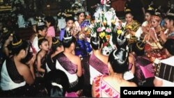 ງານບາສີສູ່ຂວັນໃຫ້ນາງສັງຂານທີ່ວັດລາວພຸດທະຣາມ, ເມືອງເມີຟຣິສໂບໂຣ, ລັດເທັນເນສຊີ