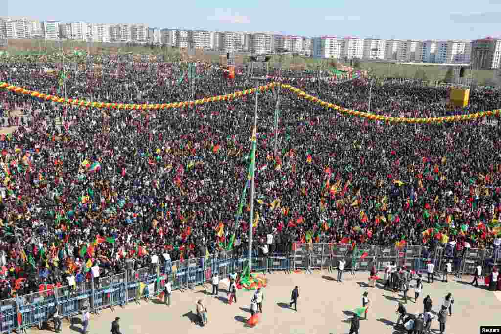 جشن نوروز در دیاربکر ترکیه.