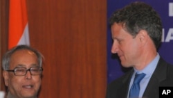 India Finance Minister Pranab Mukherjee and US Treasury Secretary Timothy Geithner in New Delhi, 06 Apr 2010