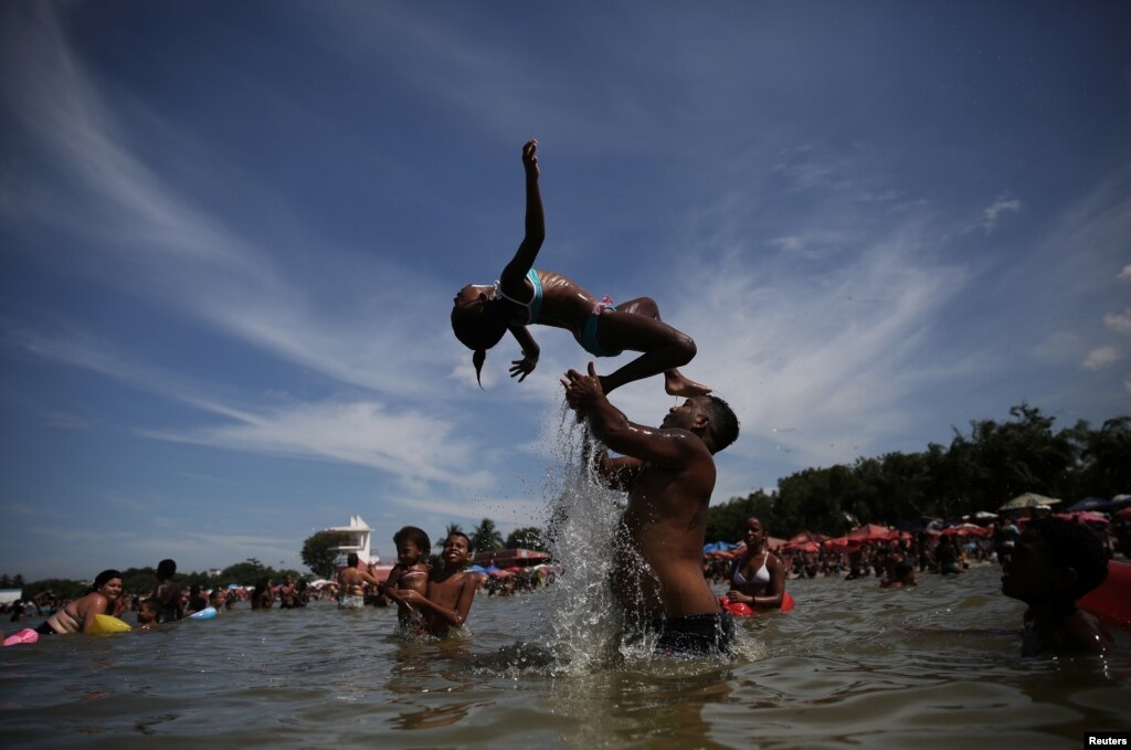 Blue-collar Bathers Revel at Alternative to Rio Beach Scene - Voice of America