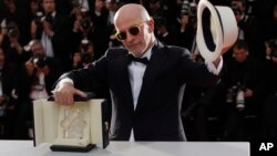Đạo diễn Jacques Audiard đoạt giải Cành Cọ Vàng với phim Dheepan, 24/5/15