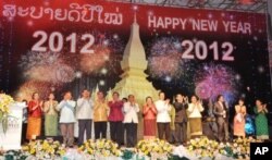 ພິທີສະຫລອງປີໃໝ່ 2012 ໃນສະຖານທີ່ແຫ່ງນຶ່ງ ໃນນະຄອນວຽງຈັນ