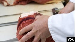 “La gente no se enferma comiendo cerdo, o sus productos”, dijo Tom Vilsack, secretario de Agricultura.