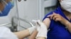 Thêm hai người tử vong sau khi tiêm vaccine COVID-19 ở Việt Nam