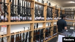 یک محل فروش اسلحه در نیوزیلند