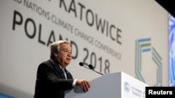 Tổng thư ký Liên hiệp quốc Antonio Guterres đọc diễn văn tại hội nghị biến đổi khí hậu 2018 ở Katowice, Ba lan ngày 3/12/2018. 