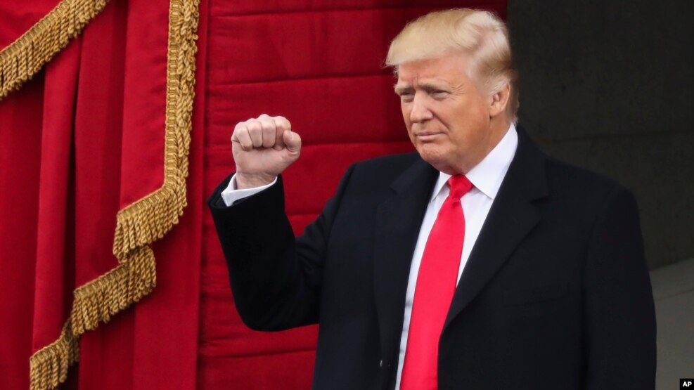 Epoka Trump fillon me premtimin për ndryshim