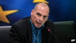 Le ministre grec des Finances, Yanis Varoufakis, durant l'Eurogroupe (AP)