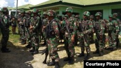 Pengiriman pasukan gabungan untuk mengevakuasi korban serangan KKSM di Yigi, Papua, dan sekaligus mengejar para pelaku, Rabu (5/12). (Courtesy: Kapendam Papua)